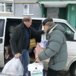 Lebensmittel werden in Charkiv verteilt